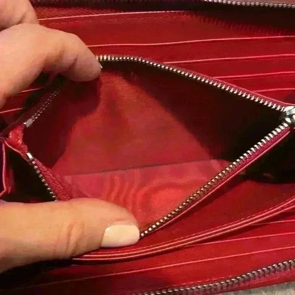 Prada Diagramme Calfskin Leather Continental Wallet GUC - Picture 12 of 14